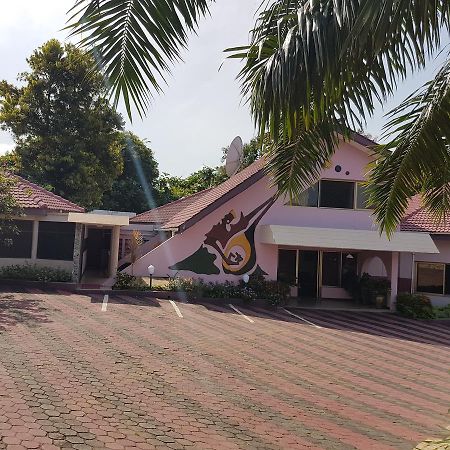 Royal Basin Resort Kumasi Exterior photo