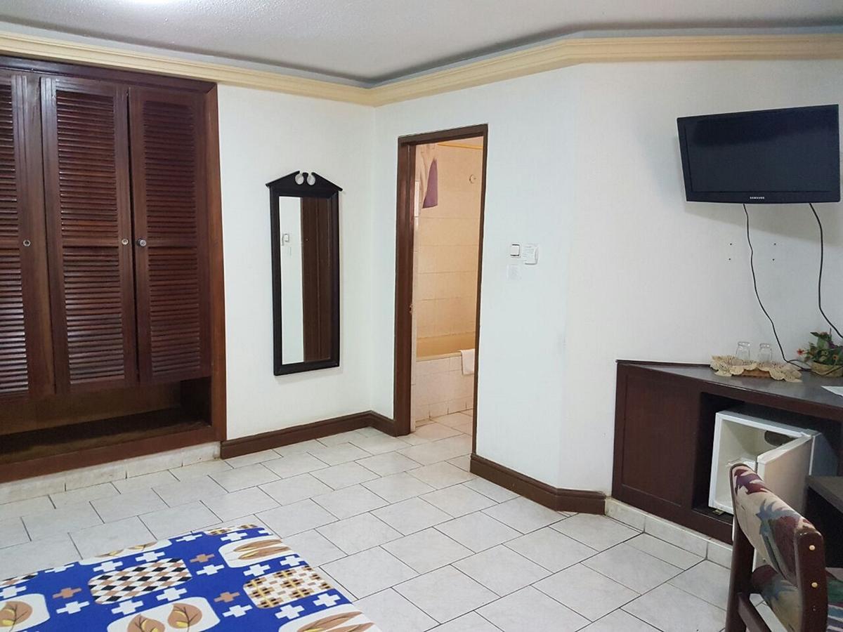 Royal Basin Resort Kumasi Exterior photo
